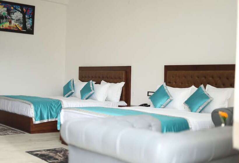 ホテル Chakrata Inn Resort