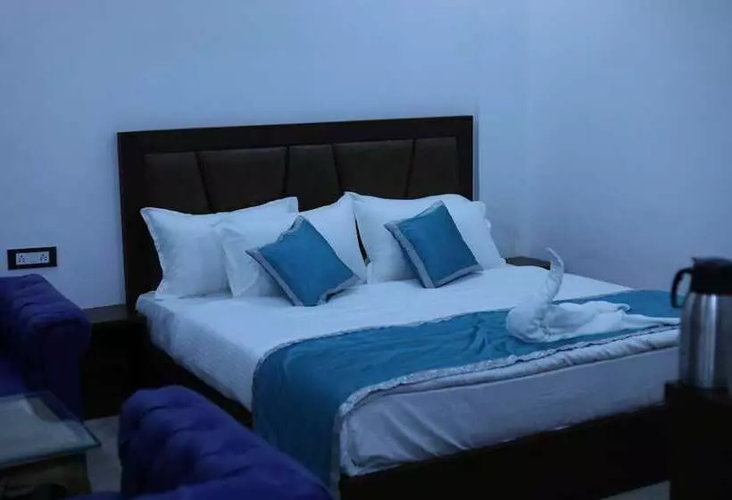 Hotelli Chakrata Inn Resort