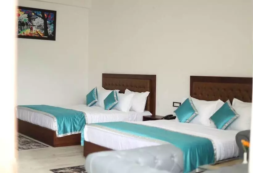 Hotelli Chakrata Inn Resort