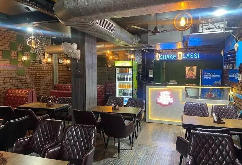 هتل D 0101 Cafe And Lounge