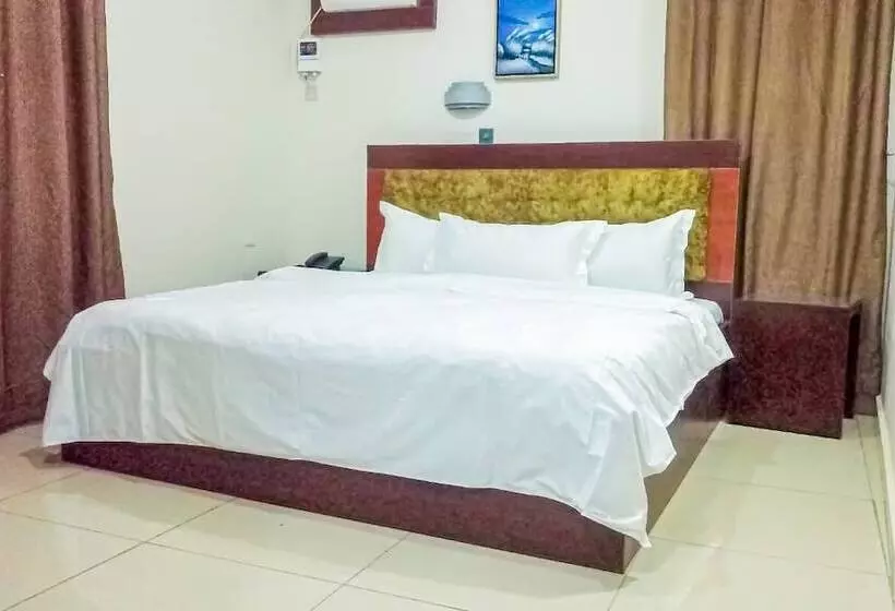 هتل Dyke Suites And Apartments