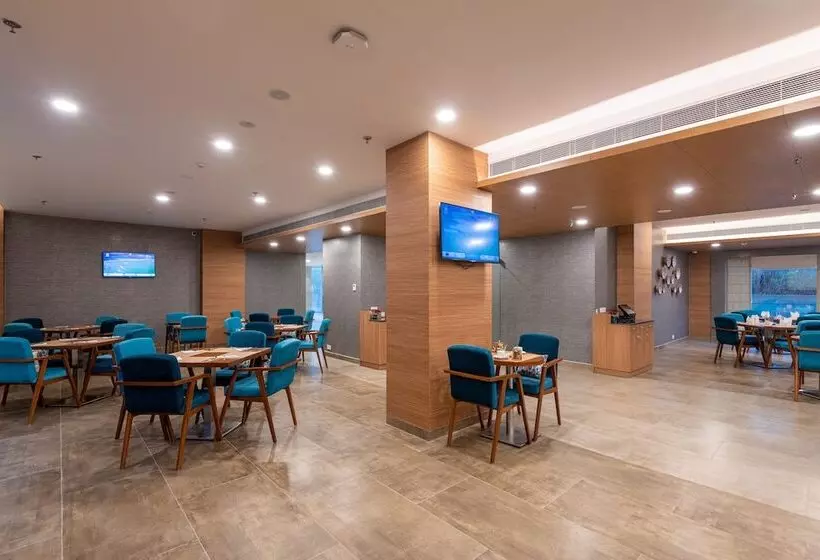 ホテル Expoinn Suites And Convention