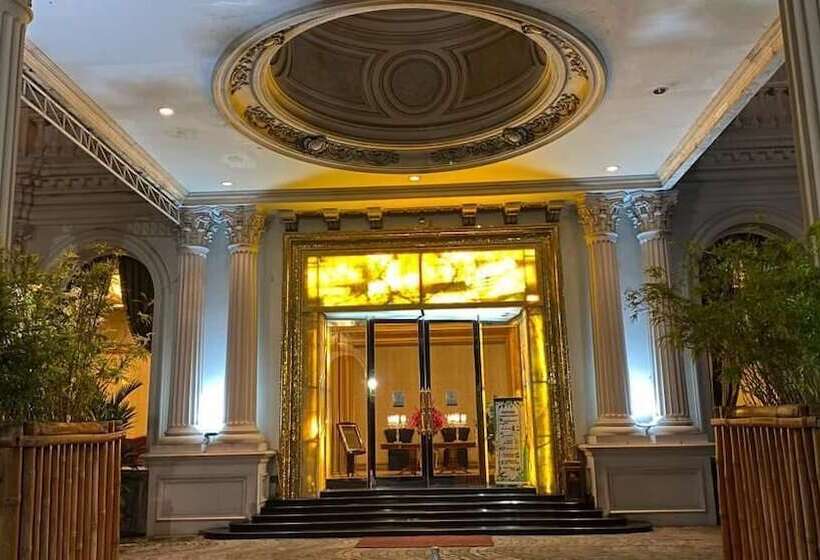 Отель Grand Empire Palace