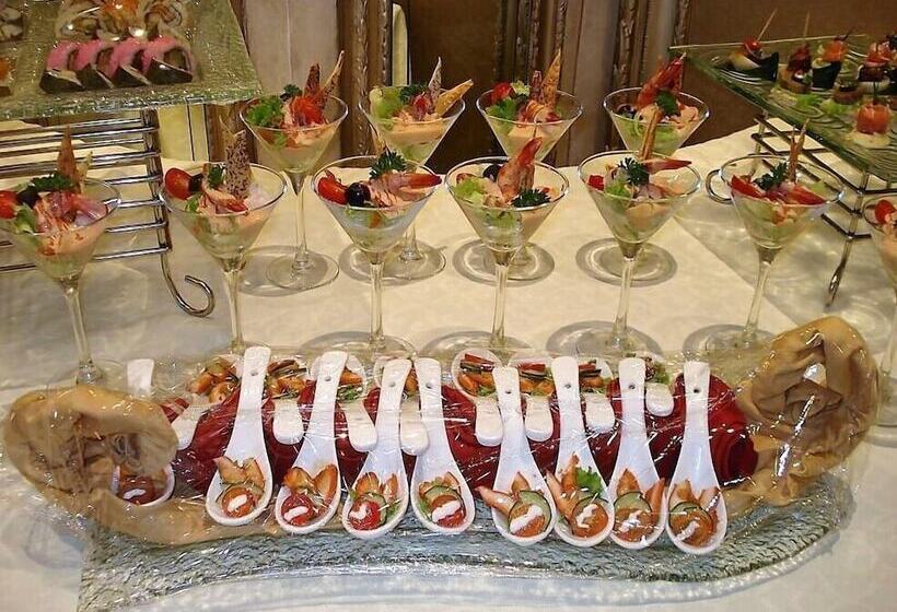 Отель Grand Empire Palace