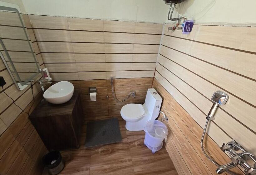 Отель Hill View Retreat