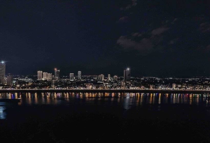 בית מלון כפרי M9 Kirirom