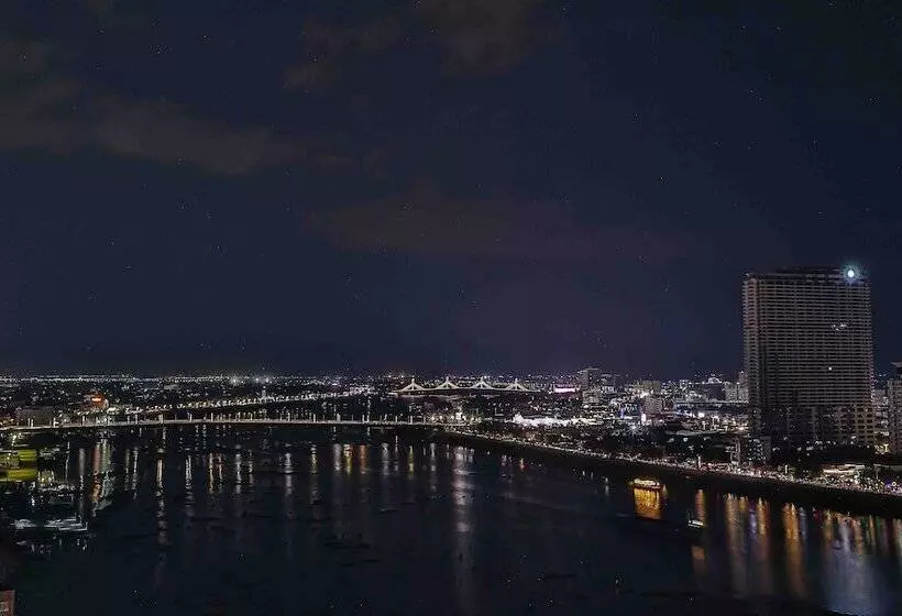 ホテル M9 Kirirom