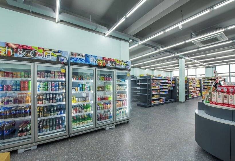 בית מלון כפרי M9 Kirirom