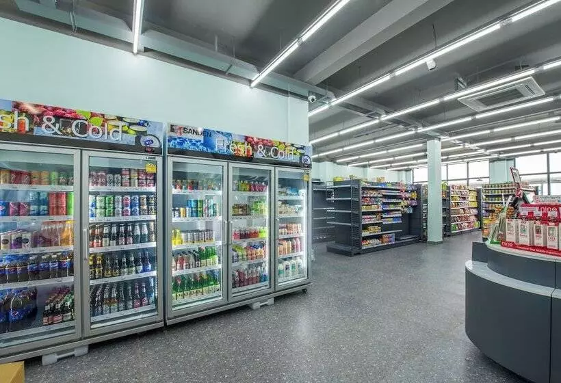 ホテル M9 Kirirom