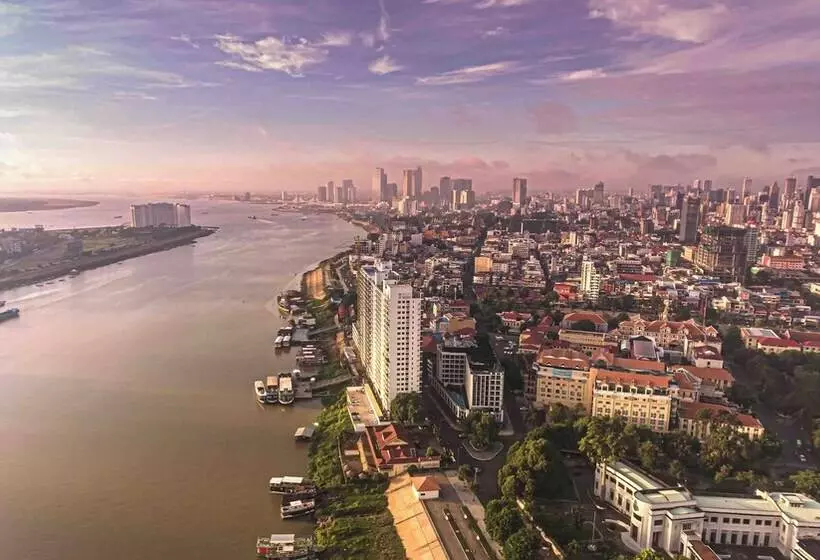 ホテル M9 Kirirom