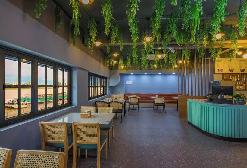 ホテル M9 Kirirom