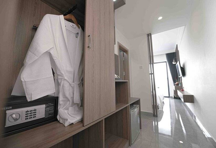 בית מלון כפרי M9 Kirirom