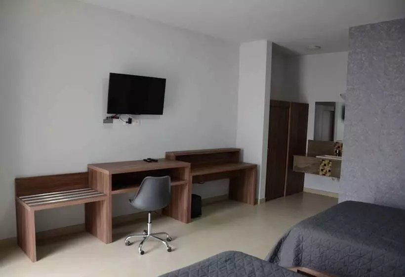 Hotelli Monarca