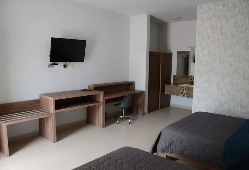 Hotelli Monarca