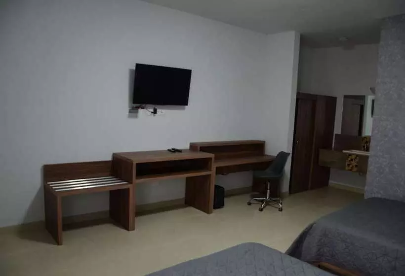 Hotelli Monarca