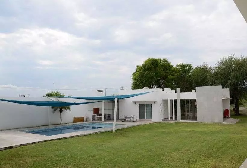 Hotelli Monarca