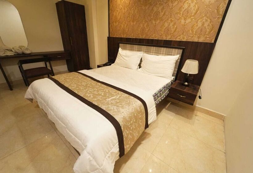 בית מלון כפרי One Town Prime