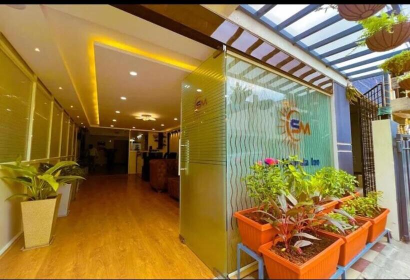 Отель Sai Manyata Inn, Near Manyata Tech Park