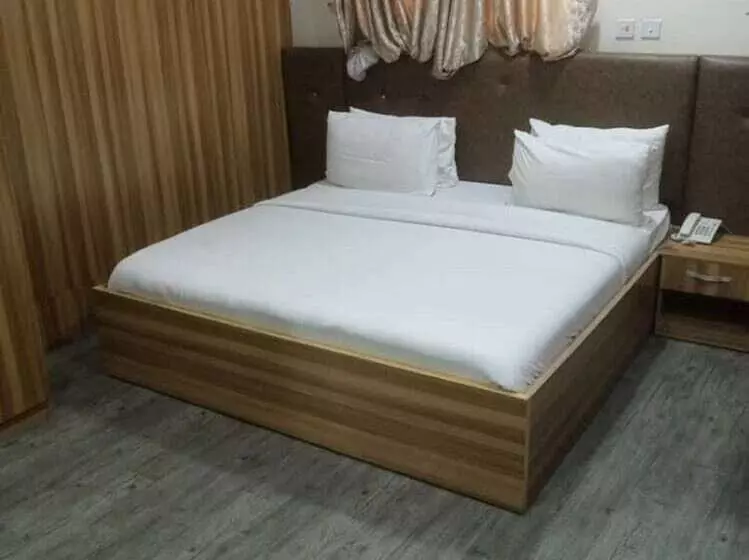 هتل Sky Suites Ikeja