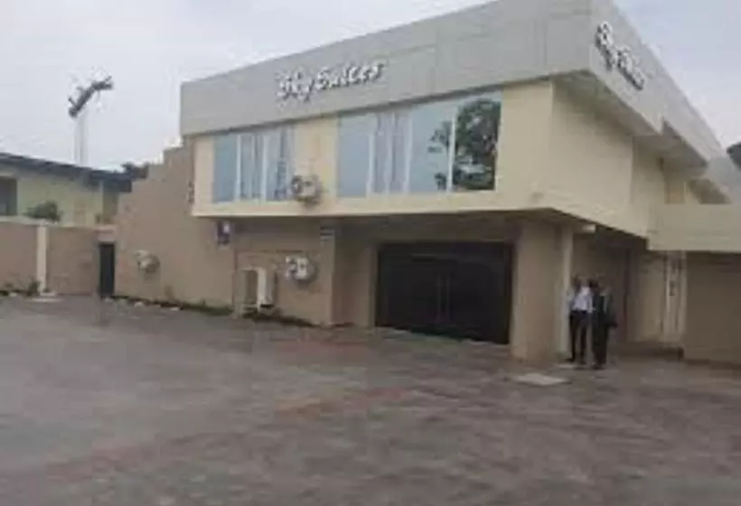 هتل Sky Suites Ikeja