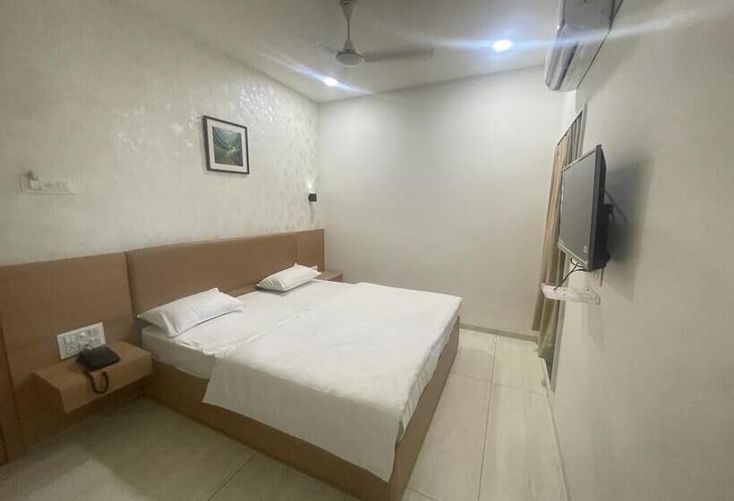 فندق Sparsh Inn Morbi