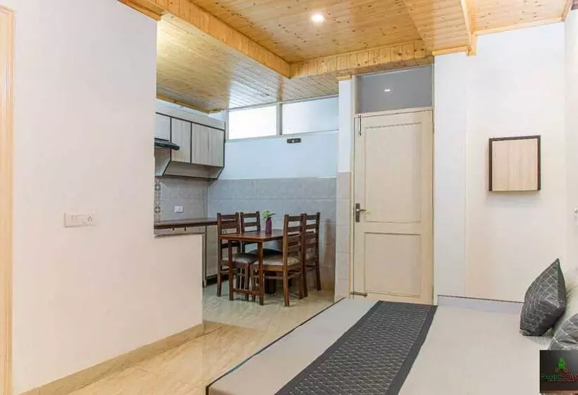 ホテル The Family House