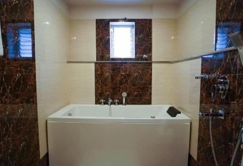 酒店 The Royal Sea