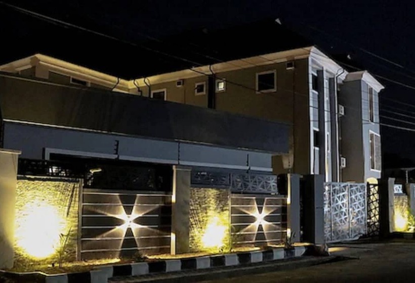 هتل Uranus House Uyo