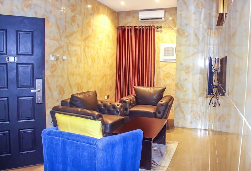 هتل Uranus House Uyo