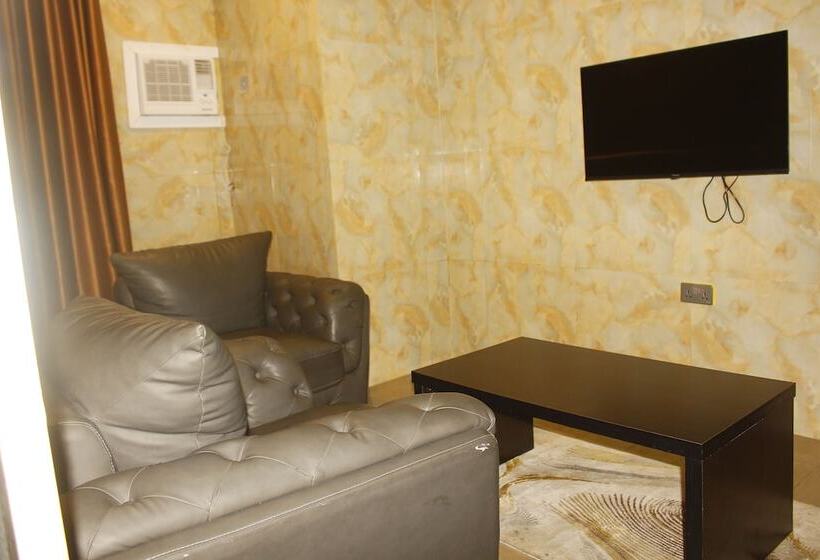 هتل Uranus House Uyo