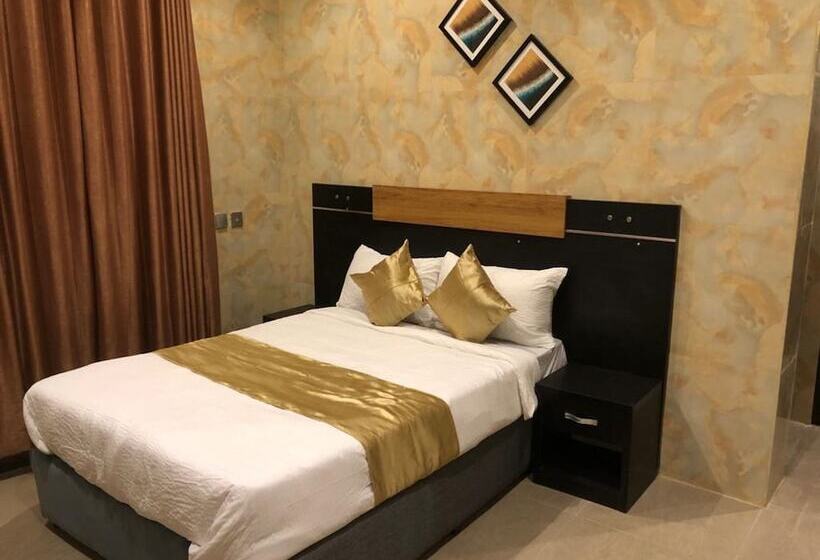 هتل Uranus House Uyo