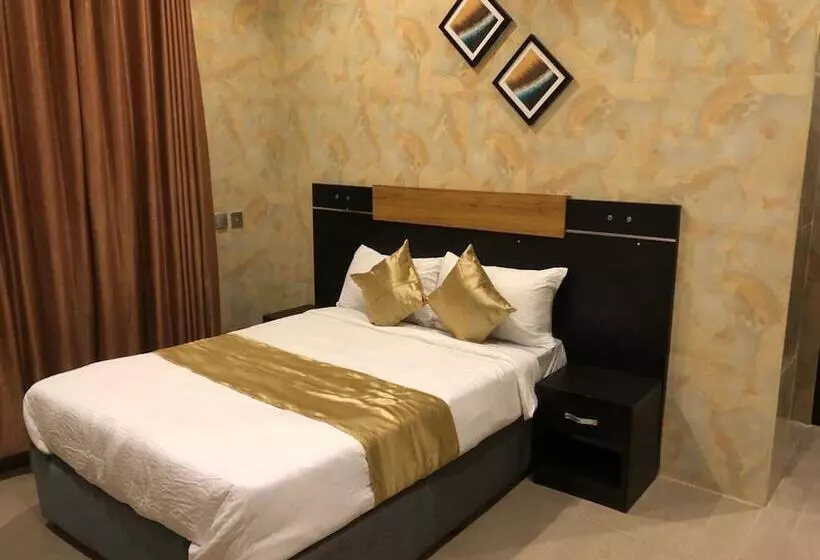 هتل Uranus House Uyo