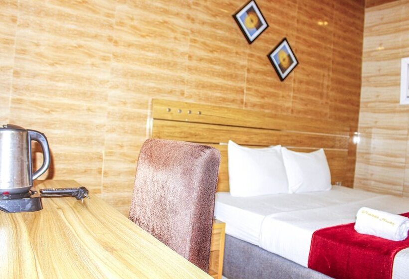 هتل Uranus House Uyo