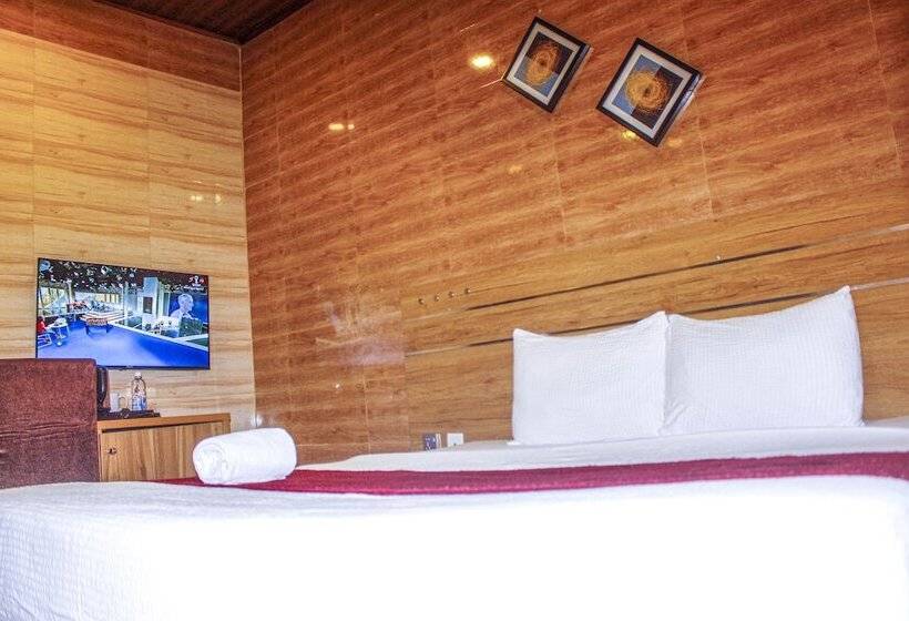 هتل Uranus House Uyo