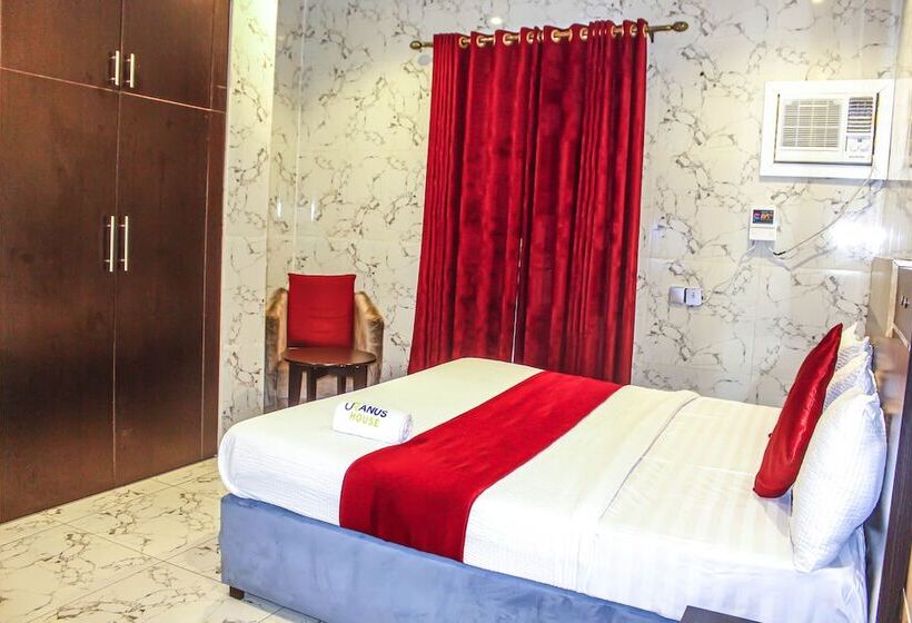 هتل Uranus House Uyo