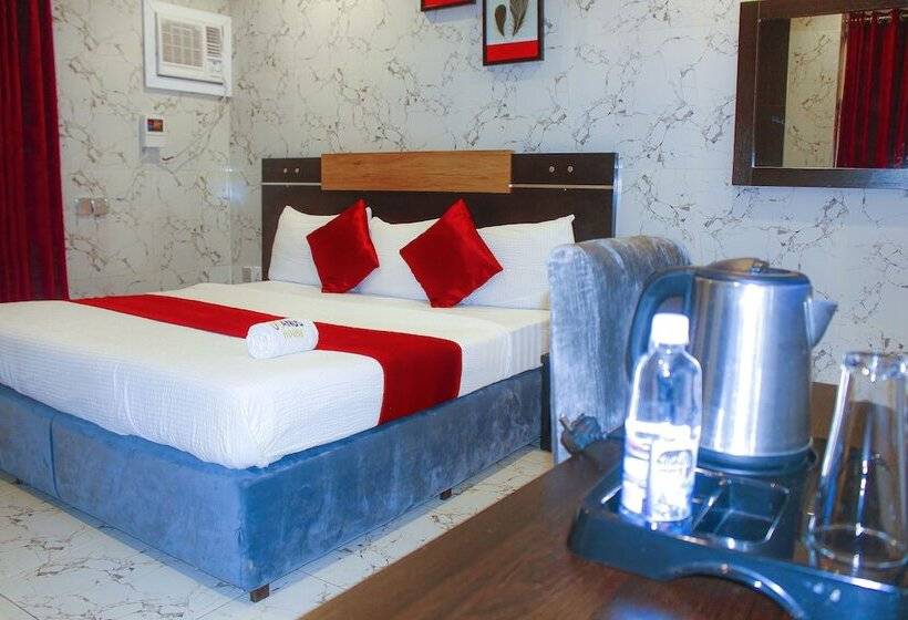 هتل Uranus House Uyo