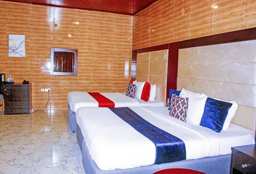 هتل Uranus House Uyo