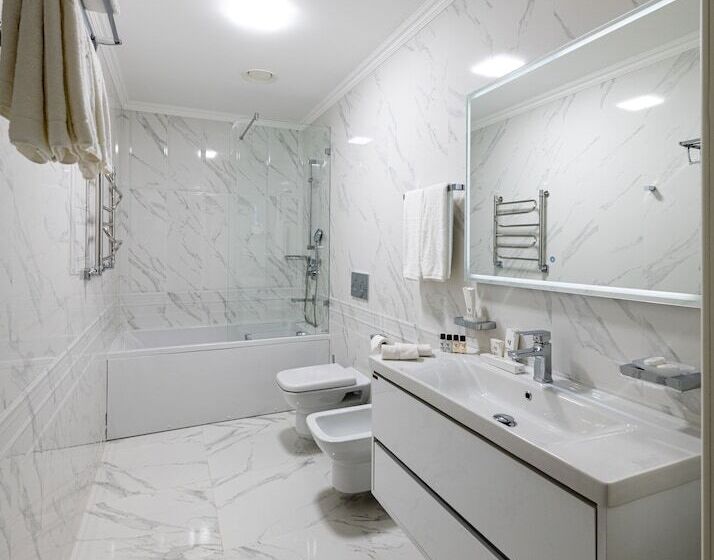 בית מלון כפרי Zarafshon Parkside