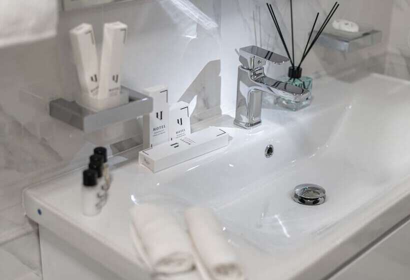 בית מלון כפרי Zarafshon Parkside