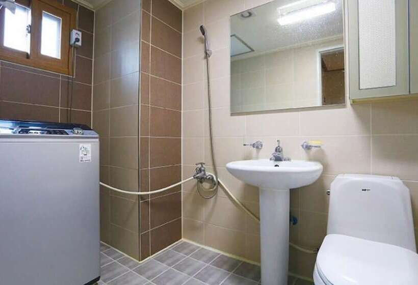 Hongcheon Mangosup Pension