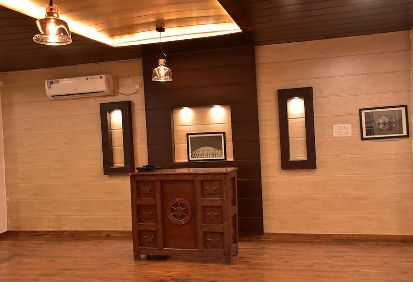 Hotel Clarks Inn Express Baddi