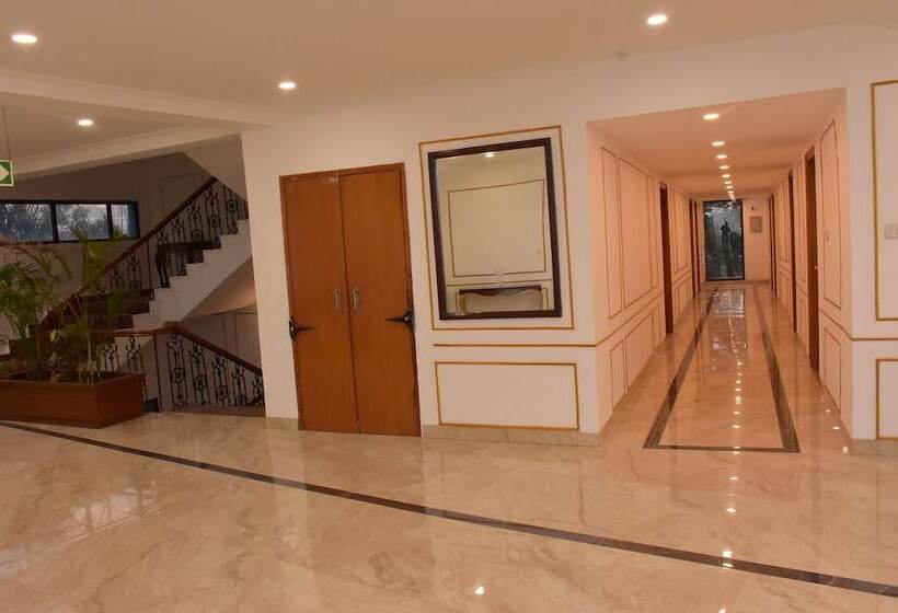 Hotel Clarks Inn Express Baddi