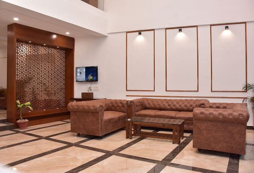 Hotel Clarks Inn Express Baddi