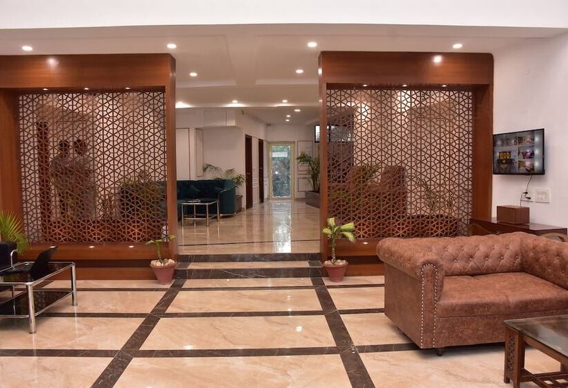 Hotel Clarks Inn Express Baddi