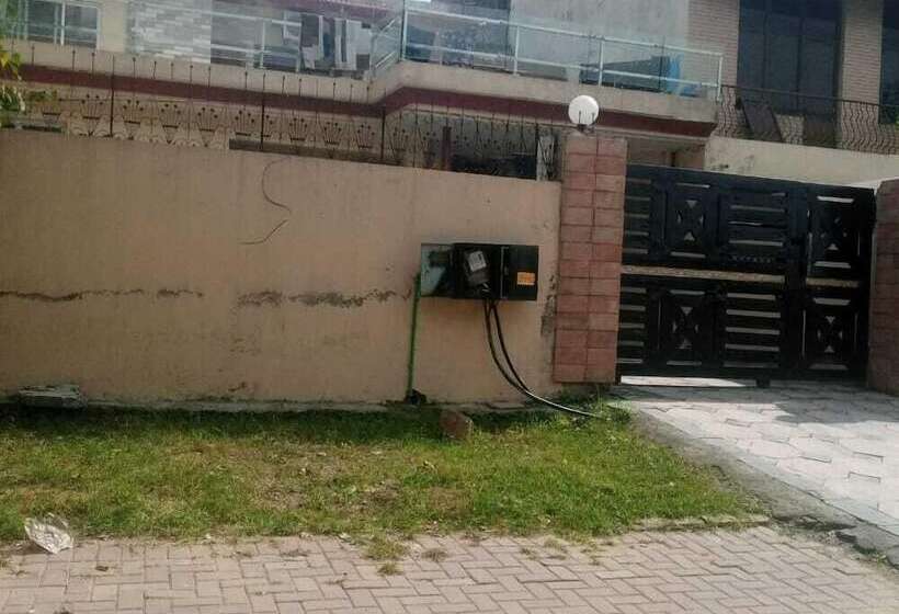 هتل Daily Hostel &