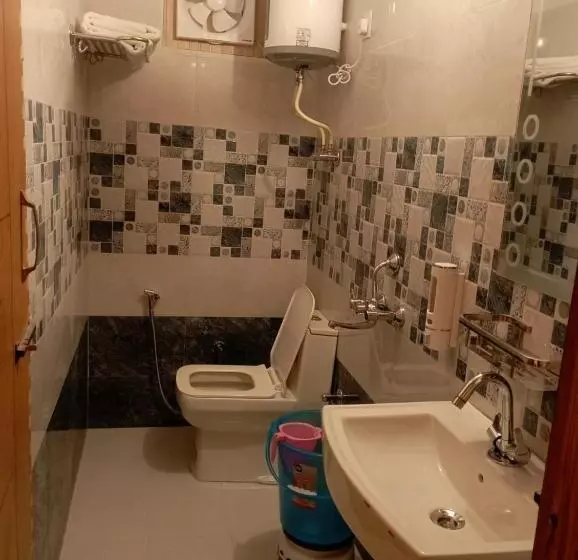 ホテル Gp Guest House Nainital   Excellent Customer Choice   Best Seller