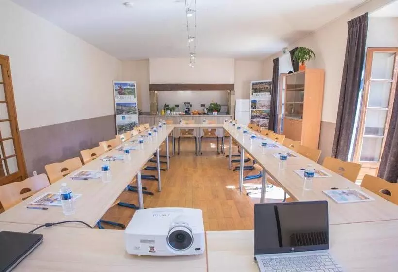 Hotelli L Hôtel Des Bains   Salles La Source