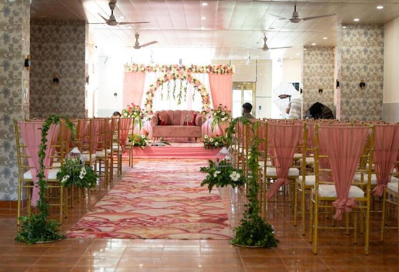 בית מלון כפרי The Neeraj Naturecure On Ganga