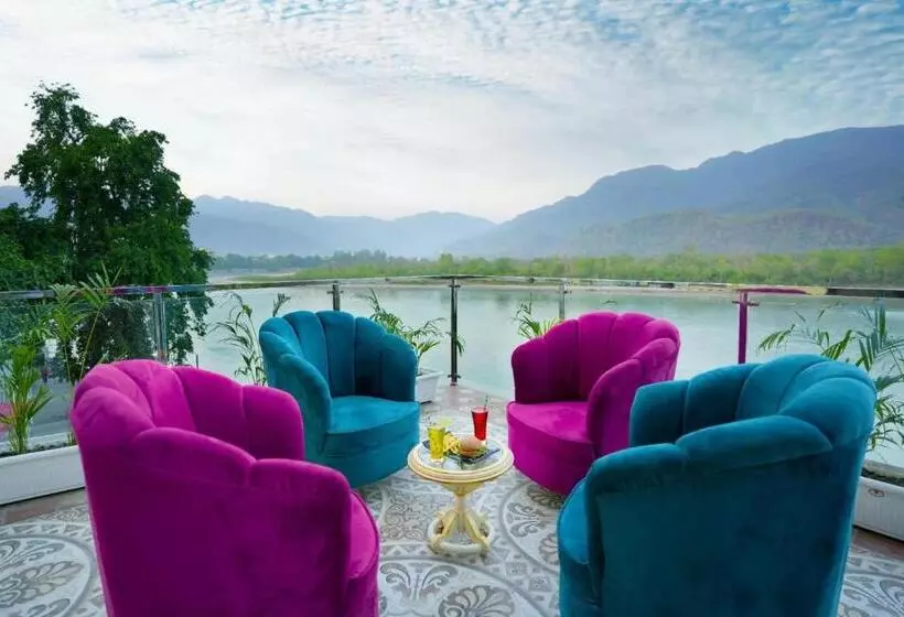 ホテル The Neeraj Naturecure On Ganga