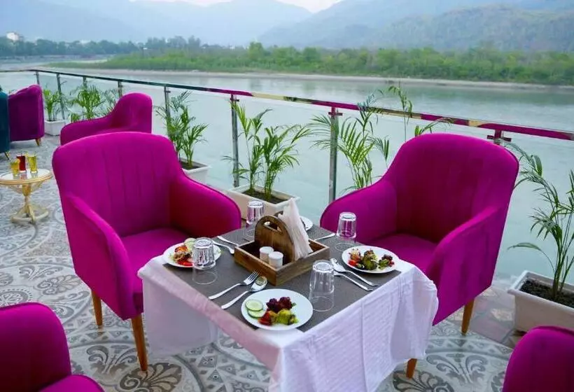 ホテル The Neeraj Naturecure On Ganga